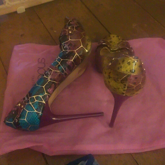 Heels - Picture 2 of 2